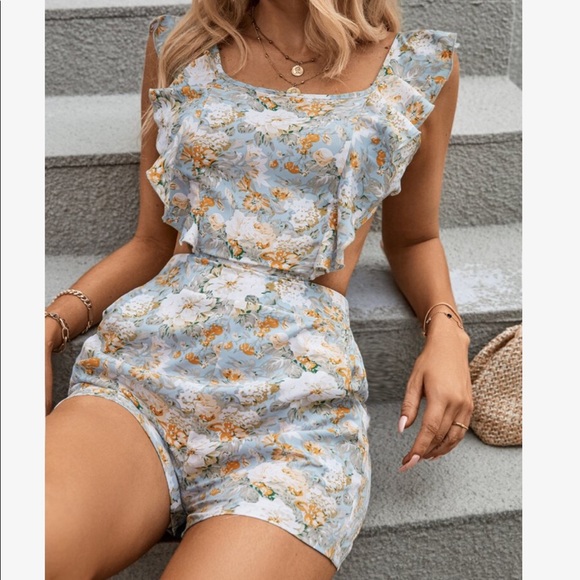 Boho Floral Print Ruffle Backless Cottagecore Romper - Picture 4 of 6